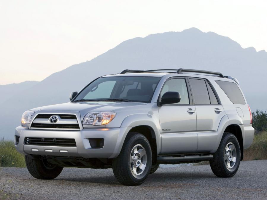  Toyota 4Runner Trail 2005 года  (фото 1 из 15)
